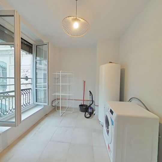  Annonces VENISSIEUX : Appartement | LYON (69001) | 133 m2 | 2 600 € 